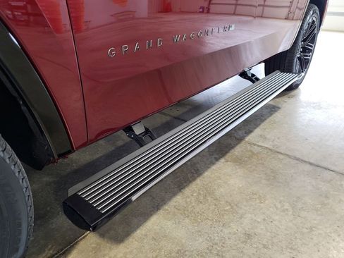 New 2026 Jeep Grand Wagoneer Limited AWD/4WD image 11