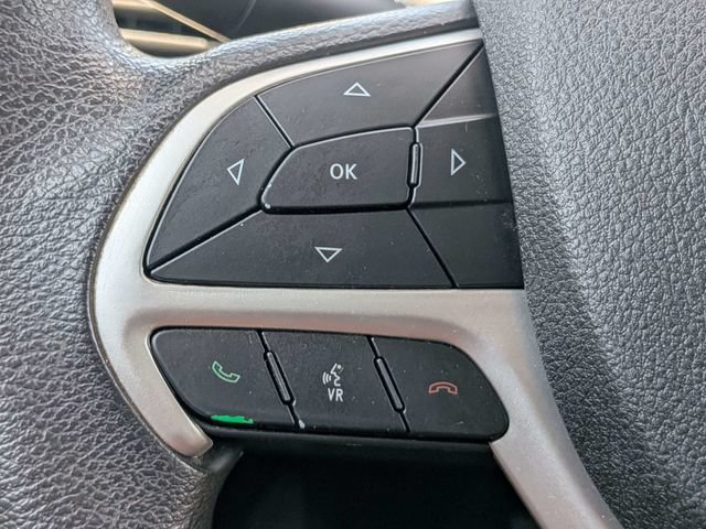 Used 2018 Jeep Cherokee Latitude FWD image 25