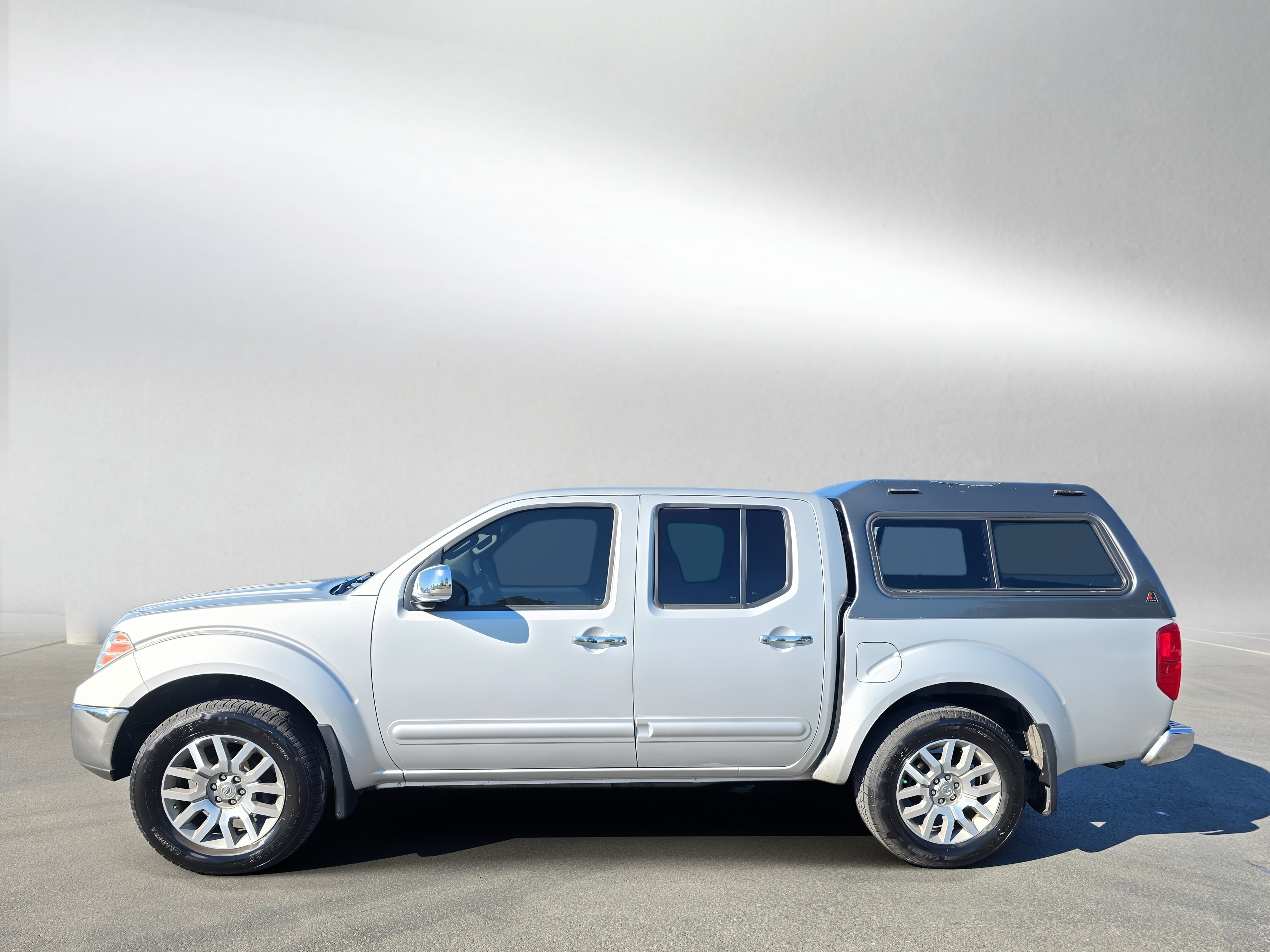 Used 2013 Nissan Frontier SL AWD/4WD image 2
