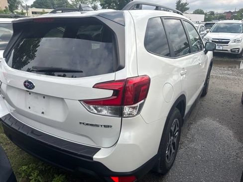 Used 2024 Subaru Forester Premium AWD/4WD image 8