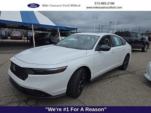 Used 2025 Honda Accord SE image 1