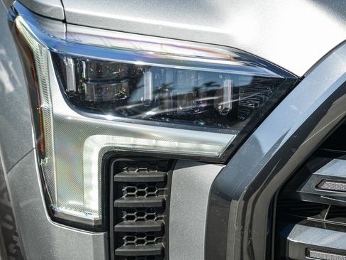 Used 2025 Toyota Tundra Platinum AWD/4WD image 8