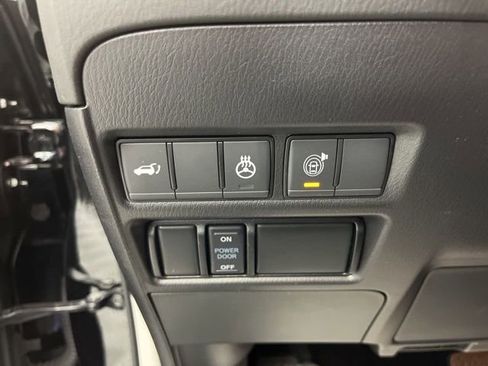 Used 2024 Nissan Armada Platinum w/ Captain's Chairs Package image 33