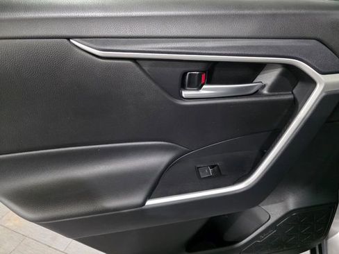 Used 2025 Toyota RAV4 XLE image 11