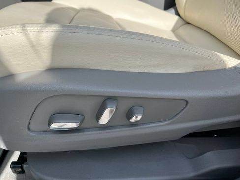 Used 2024 Cadillac XT5 Premium Luxury FWD image 8