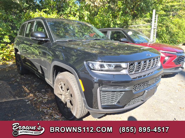 Used 2026 Jeep Grand Cherokee Altitude AWD/4WD image 1