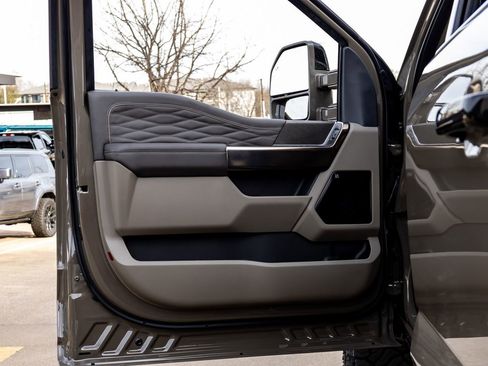 Used 2026 Ford F250 Platinum w/ Platinum Plus Package image 36