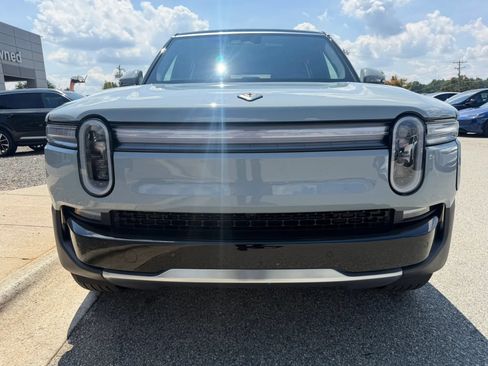 Used 2025 Rivian R1S Adventure AWD/4WD image 26