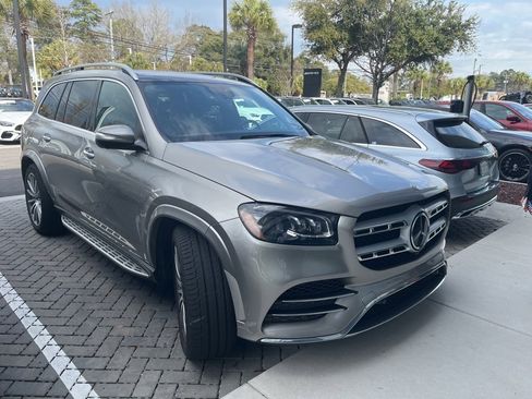 Used 2022 Mercedes-Benz GLS 450 4MATIC image 4