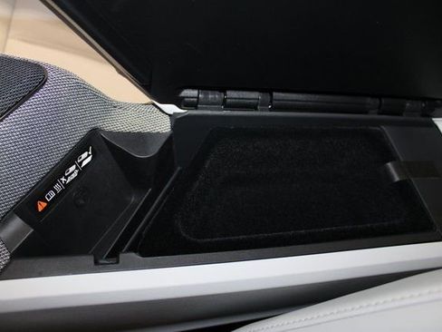 New 2026 Cadillac Optiq Luxury 1 image 23