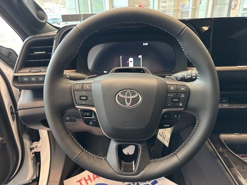 New 2025 Toyota Crown Signia Limited w/ Advanced Technology Package image 14