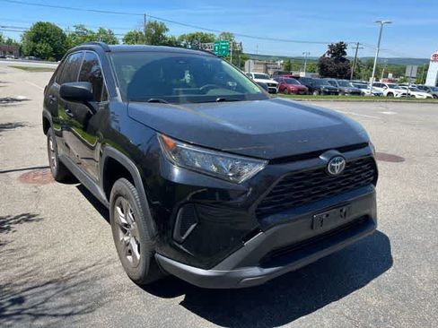 Used 2022 Toyota RAV4 LE AWD/4WD image 3