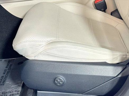 Used 2025 Mercedes-Benz GLC 300 image 18