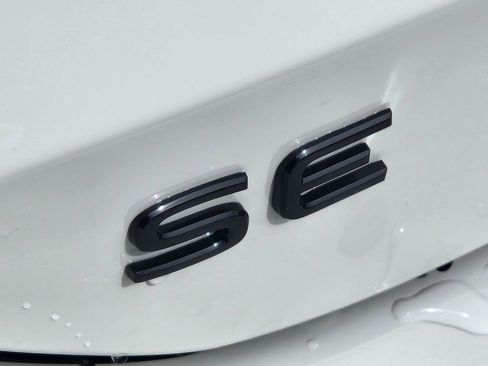 New 2026 Volkswagen Tiguan SE R-Line image 30