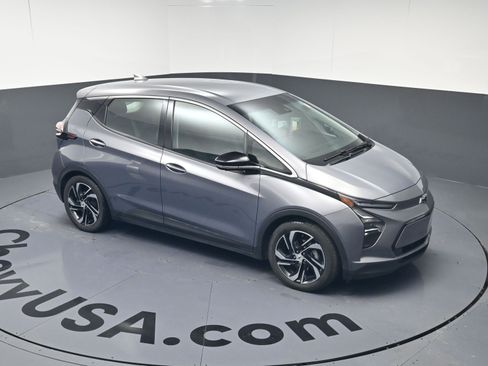 Used 2023 Chevrolet Bolt LT w/ Infotainment Package image 31