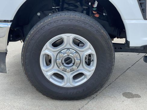 Used 2025 Ford F250 XLT w/ FX4 Off-Road Package AWD/4WD image 47