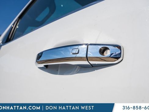 Used 2022 GMC Sierra 1500 SLT AWD/4WD image 33