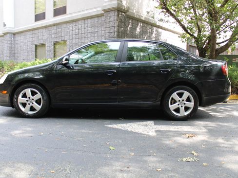 Used 2009 Volkswagen Jetta S FWD image 21