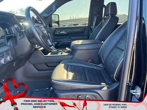 Used 2024 GMC Sierra 2500 AT4X image 9