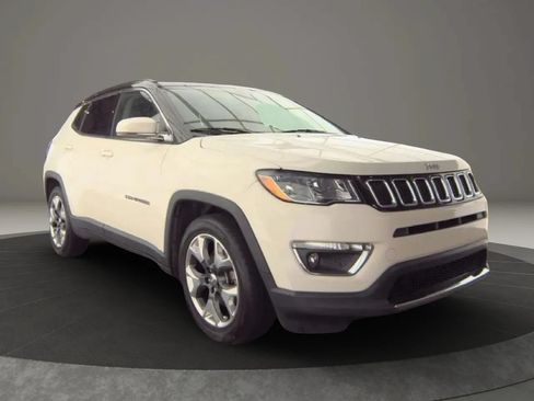 Used 2019 Jeep Compass Limited FWD image 4