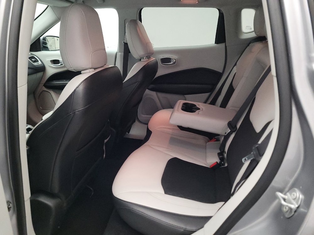 Used 2018 Jeep Compass Latitude FWD image 18