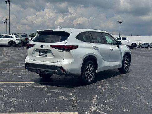 Used 2022 Toyota Highlander XLE FWD image 4