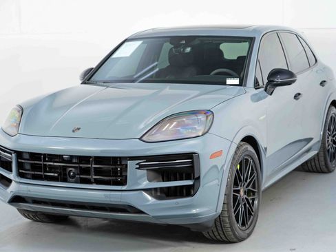 Used 2024 Porsche Cayenne Turbo image 51