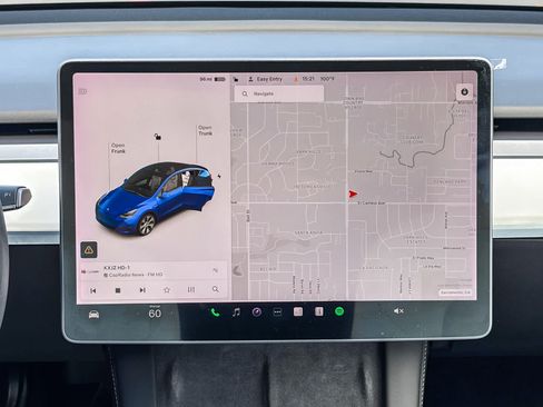 Used 2022 Tesla Model Y Long Range AWD/4WD image 13