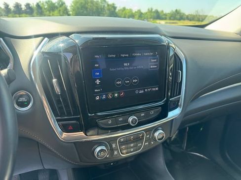 Used 2021 Chevrolet Traverse LT AWD/4WD image 21