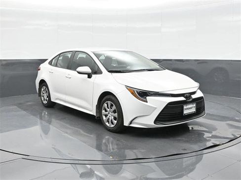 Certified 2026 Toyota Corolla LE image 22