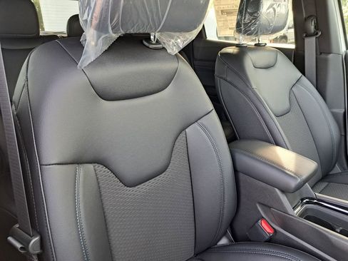 New 2026 Jeep Compass Latitude image 21