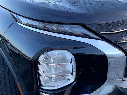 Used 2023 Mitsubishi Outlander ES FWD image 50