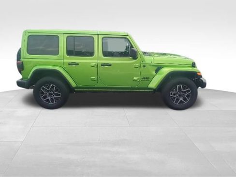 Used 2026 Jeep Wrangler Unlimited Sahara w/ Safety Group AWD/4WD image 5