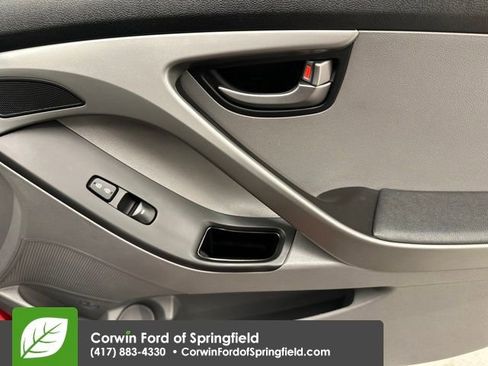 Used 2014 Hyundai Elantra SE image 12