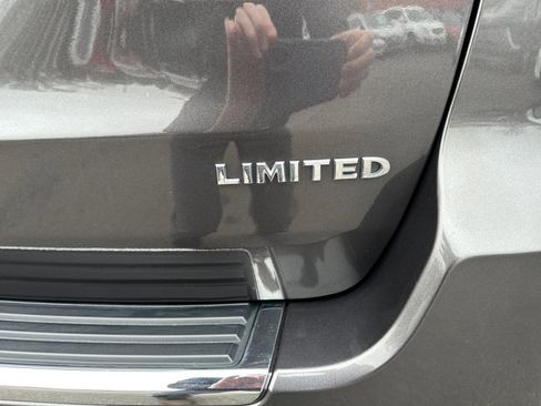 Used 2019 Jeep Grand Cherokee Limited image 15