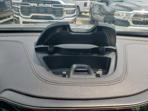 Used 2019 Jeep Cherokee Limited w/ Trailer Tow Group AWD/4WD image 25