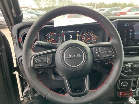 Used 2024 Jeep Gladiator Rubicon image 19
