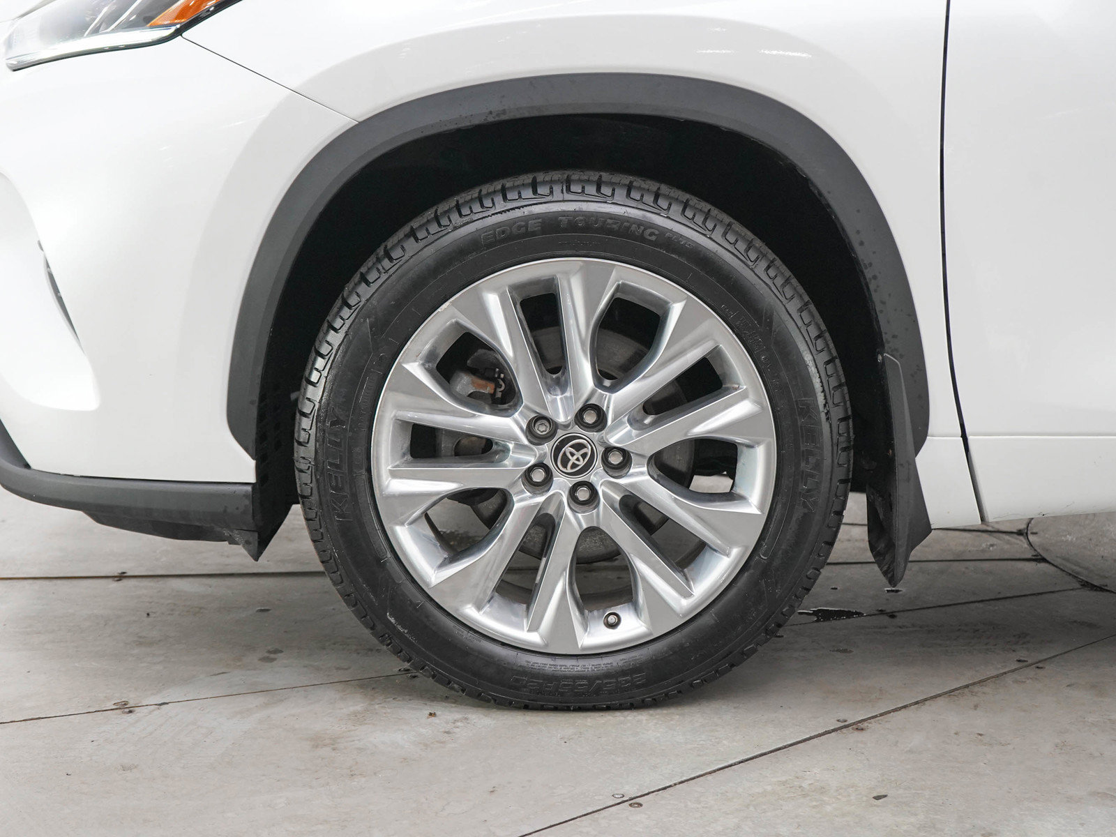 Used 2023 Toyota Highlander Limited AWD/4WD image 31