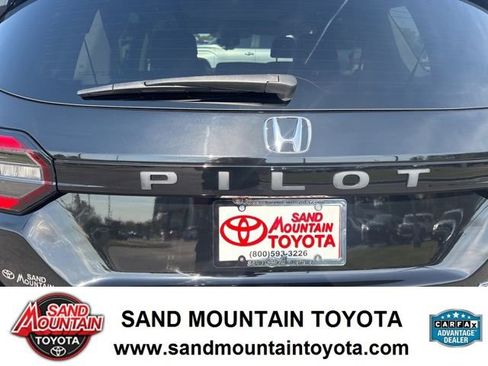 Used 2023 Honda Pilot Elite image 10