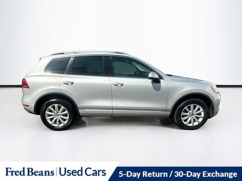 Used 2012 Volkswagen Touareg Sport AWD/4WD image 10