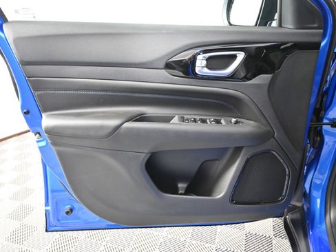 New 2026 Jeep Compass Limited image 18