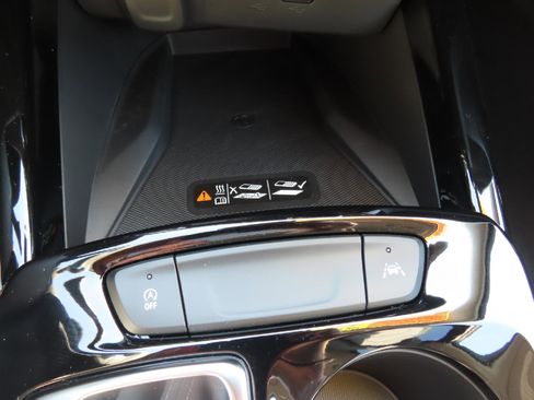 New 2025 Chevrolet Trax LT w/ Sunroof Package image 26