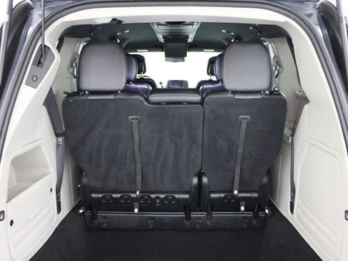 Used 2016 Dodge Grand Caravan SXT FWD image 10