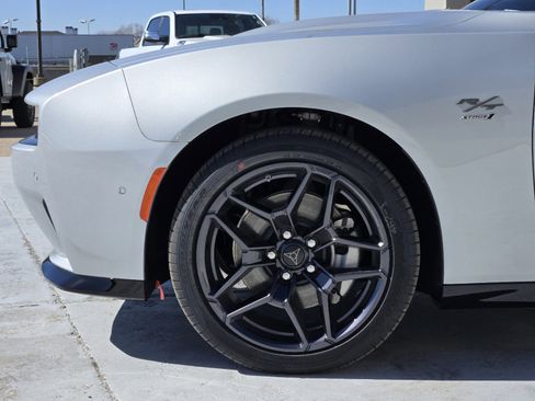 New 2024 Dodge Charger R/T w/ Plus Group image 5