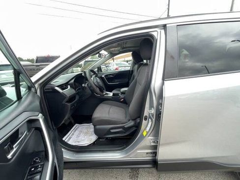 Used 2019 Toyota RAV4 XLE FWD image 10