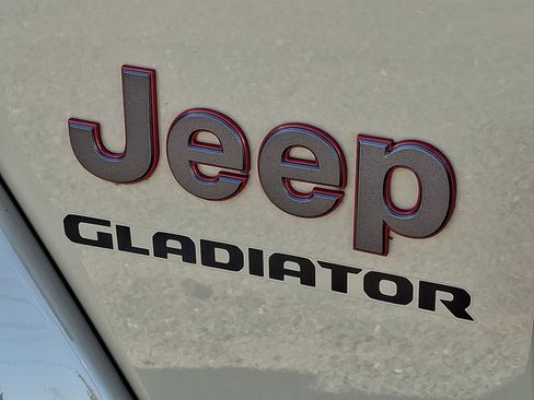 Used 2022 Jeep Gladiator Rubicon w/ LED Lighting Group image 30