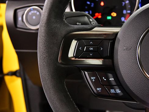 Used 2016 Ford Mustang Shelby GT350 w/ Track Package image 18