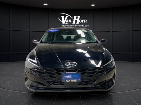 Used 2023 Hyundai Elantra SEL w/ Convenience Package FWD image 2