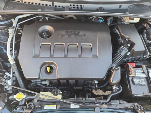 Used 2017 Toyota Corolla LE FWD image 24