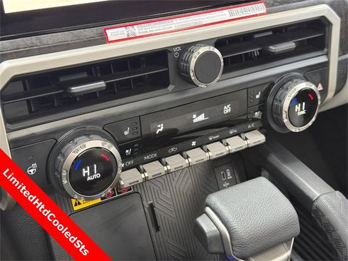 Used 2025 Toyota Tacoma Limited image 28